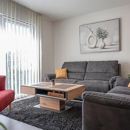 Stylish Duplex With Private Jacuzzi *