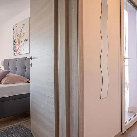 Stylish Duplex With Private Jacuzzi דירה *