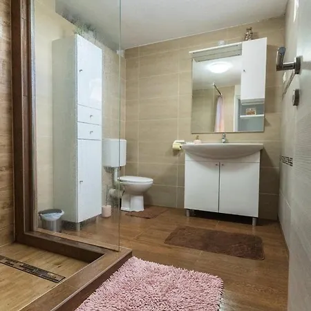 Stylish Duplex With Private Jacuzzi * Ližnjan