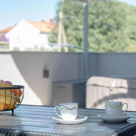 Apartman Stylish Duplex With Private Jacuzzi