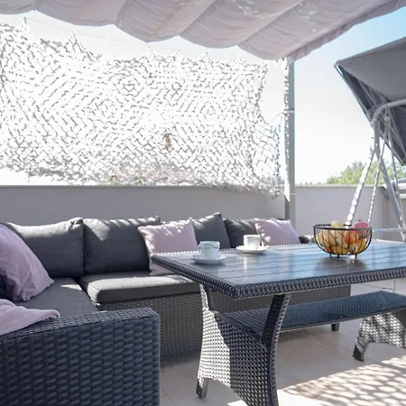 Stylish Duplex With Private Jacuzzi Apartman *