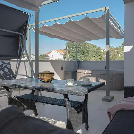 Stylish Duplex With Private Jacuzzi