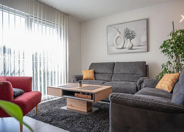 Stylish Duplex With Private Jacuzzi *