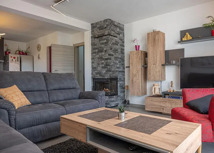 Stylish Duplex With Private Jacuzzi *