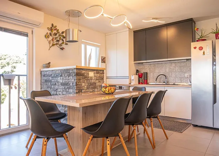 Stylish Duplex With Private Jacuzzi Appartamento Ližnjan