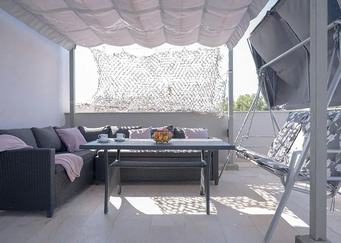 Stylish Duplex With Private Jacuzzi Lägenhet *