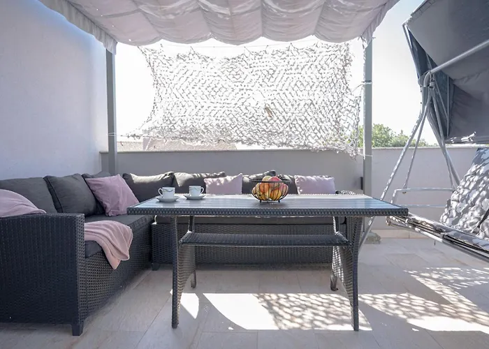 Stylish Duplex With Private Jacuzzi * Ližnjan