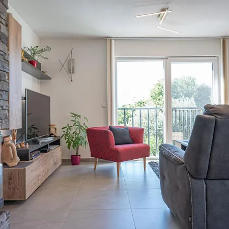 Stylish Duplex With Private Jacuzzi