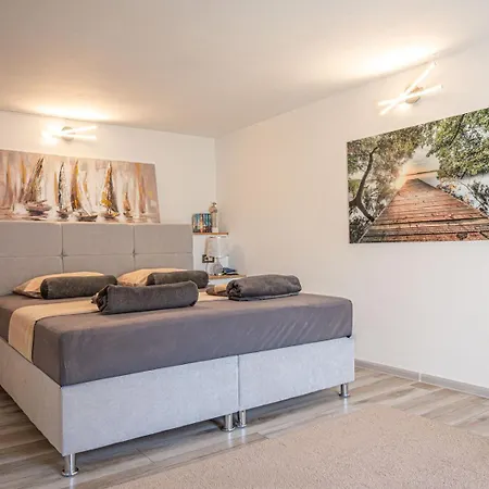 Stylish Duplex With Private Jacuzzi *