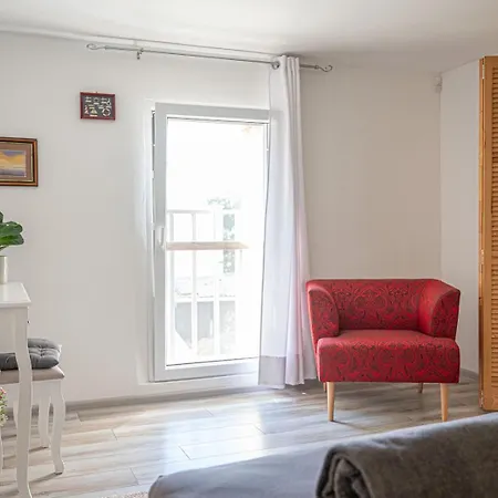 Stylish Duplex With Private Jacuzzi