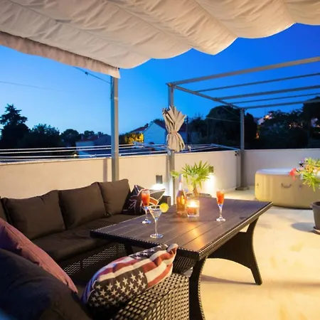 Apartment Stylish Duplex With Private Jacuzzi