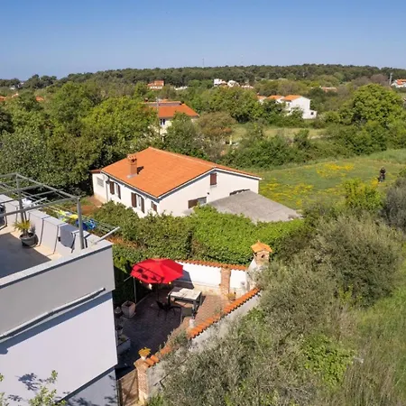 Stylish Duplex With Private Jacuzzi Ližnjan