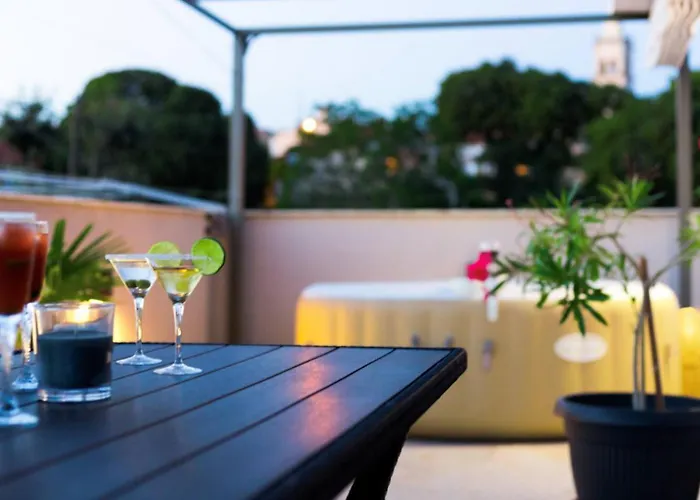 Stylish Duplex With Private Jacuzzi