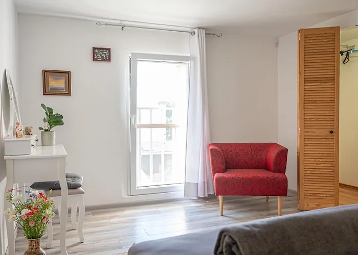 Stylish Duplex With Private Jacuzzi