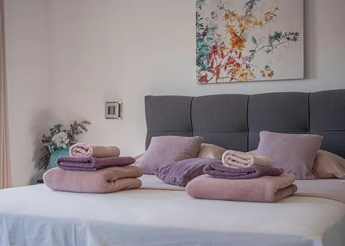 Stylish Duplex With Private Jacuzzi