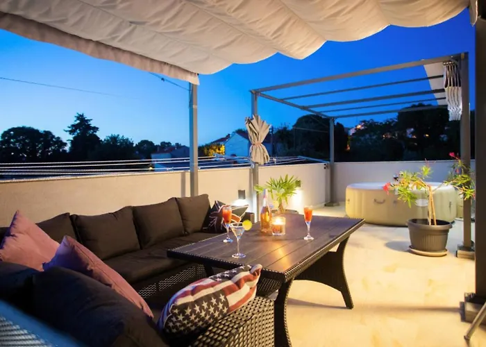 Appartement Stylish Duplex With Private Jacuzzi