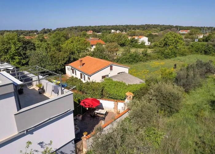 Stylish Duplex With Private Jacuzzi Ližnjan