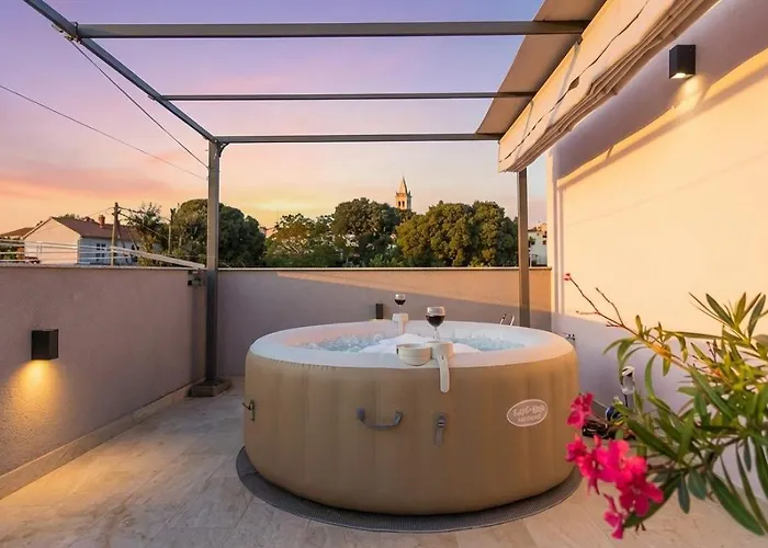 Stylish Duplex With Private Jacuzzi Ližnjan