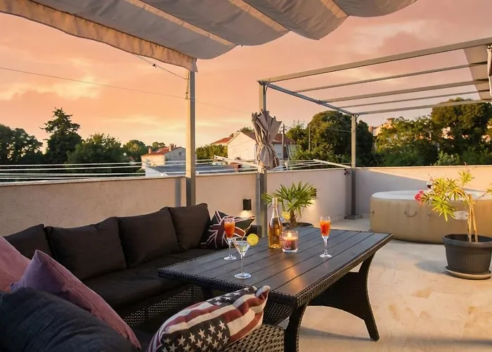 Stylish Duplex With Private Jacuzzi דירה